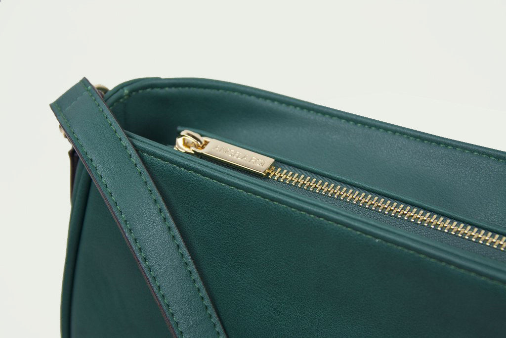 Vegan Crossbody Bag in Apple Leather - Emerald Green